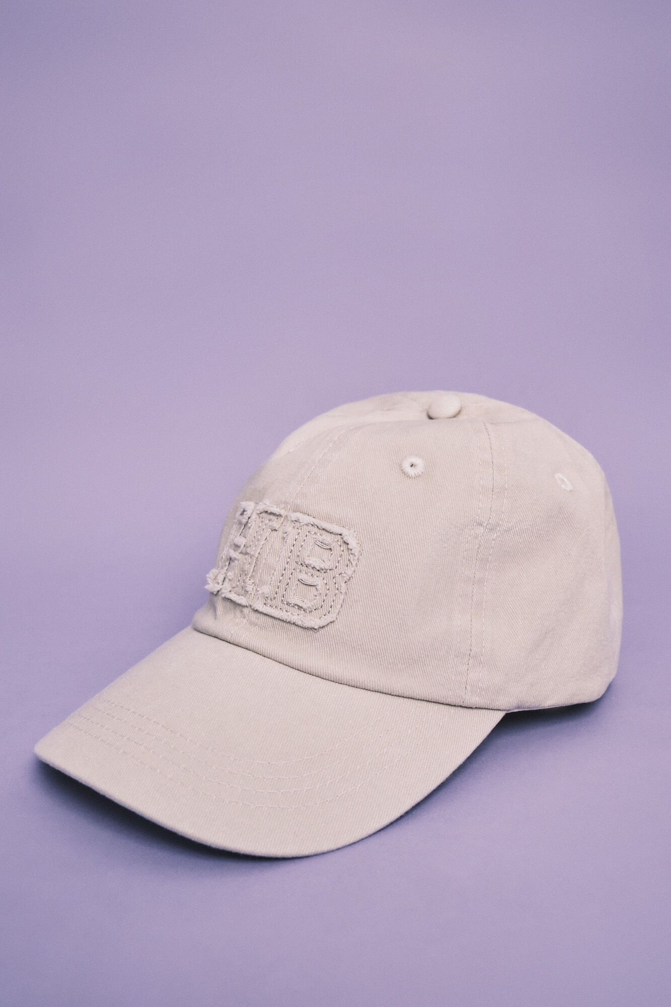 HI&BYE Gorra de algod&oacute;n beige con logo bordado