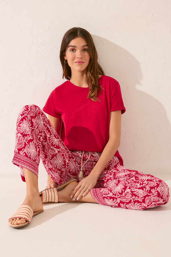 Womensecret Pantalón largo de viscosa con estampado de hojas rojas púrpura