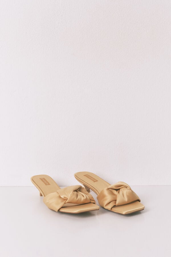 Women'secret Sandalias tacón kitten satén mostaza amarillo