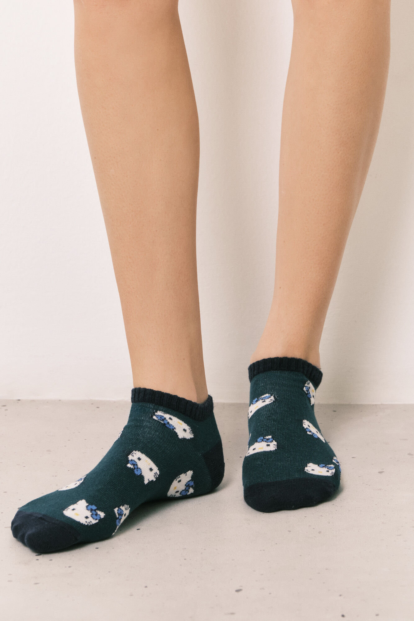 Women'secret Pack 3 calcetines tobilleros de rayas y "Hello Kitty"