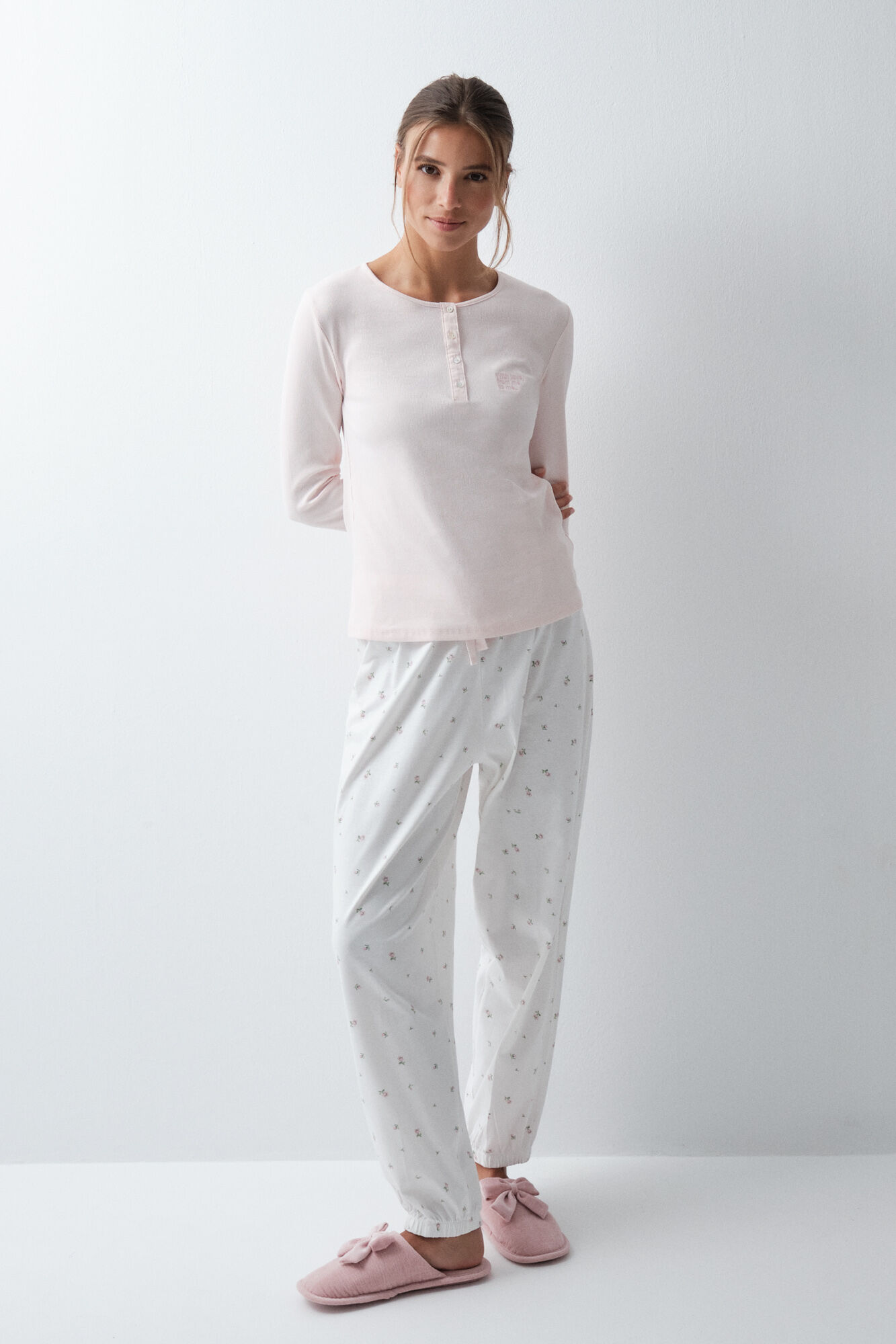 Women'secret Pijama larga de algod&oacute;n con estampado floral rosa claro