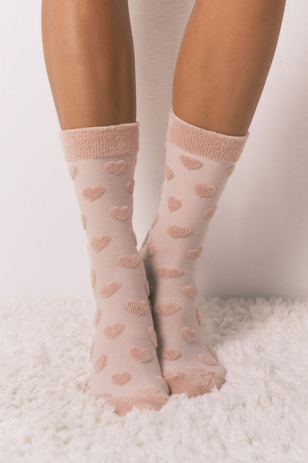Women'secret Calcetines largos grises con corazones en relieve  rosa