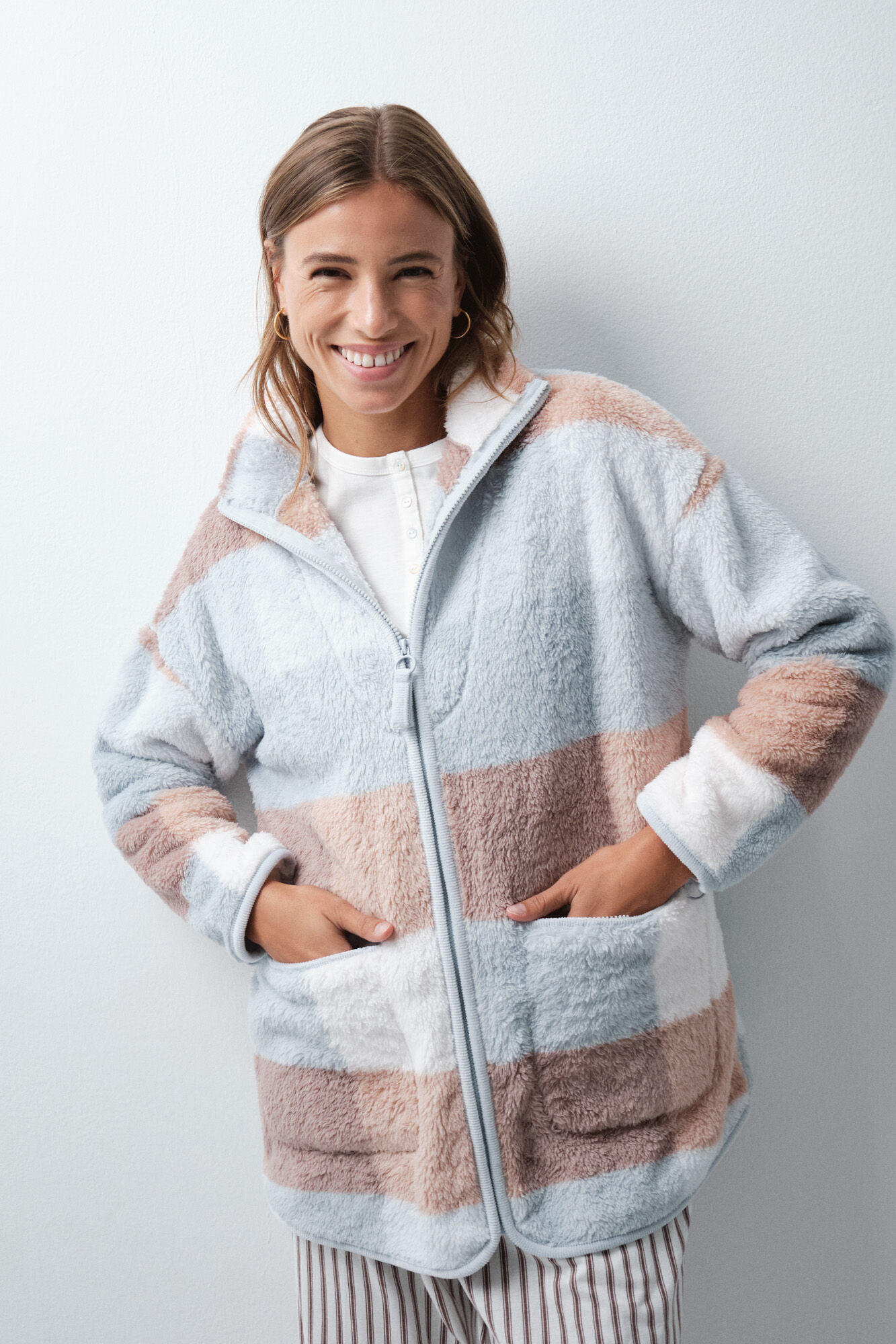 Women'secret Bata midi de cuadros de tejido polar