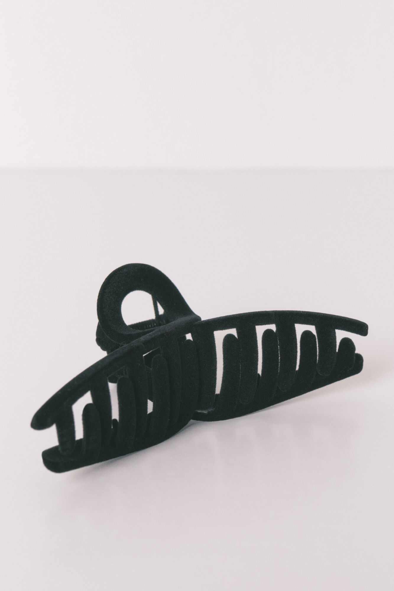 Women'secret Clip grande de terciopelo negro