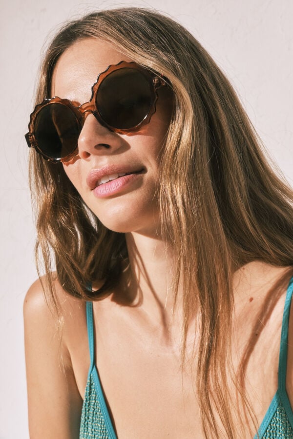 Women'secret Lentes de sol con funda estampada caf&eacute;