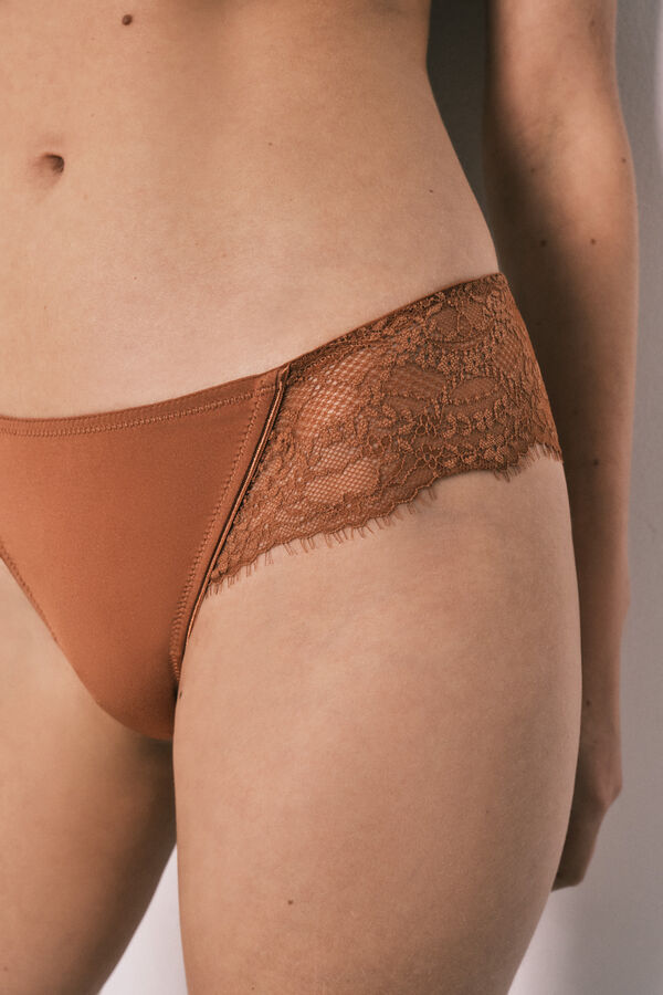 Women'secret Panty brasile&ntilde;o ancho de microfibra y encaje marr&oacute;n caf&eacute;