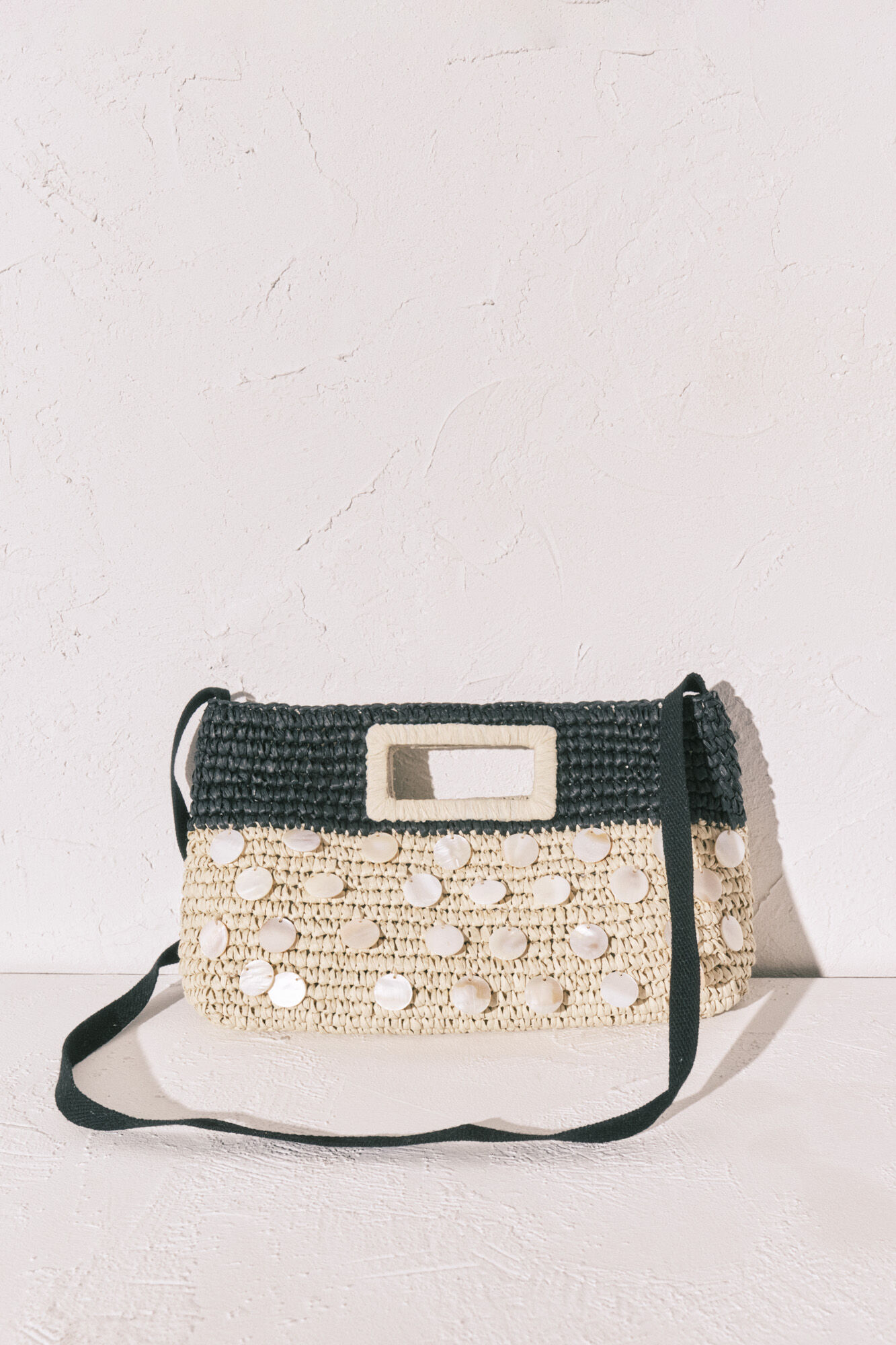Women'secret Bolsa mediana de rafia natural y negro