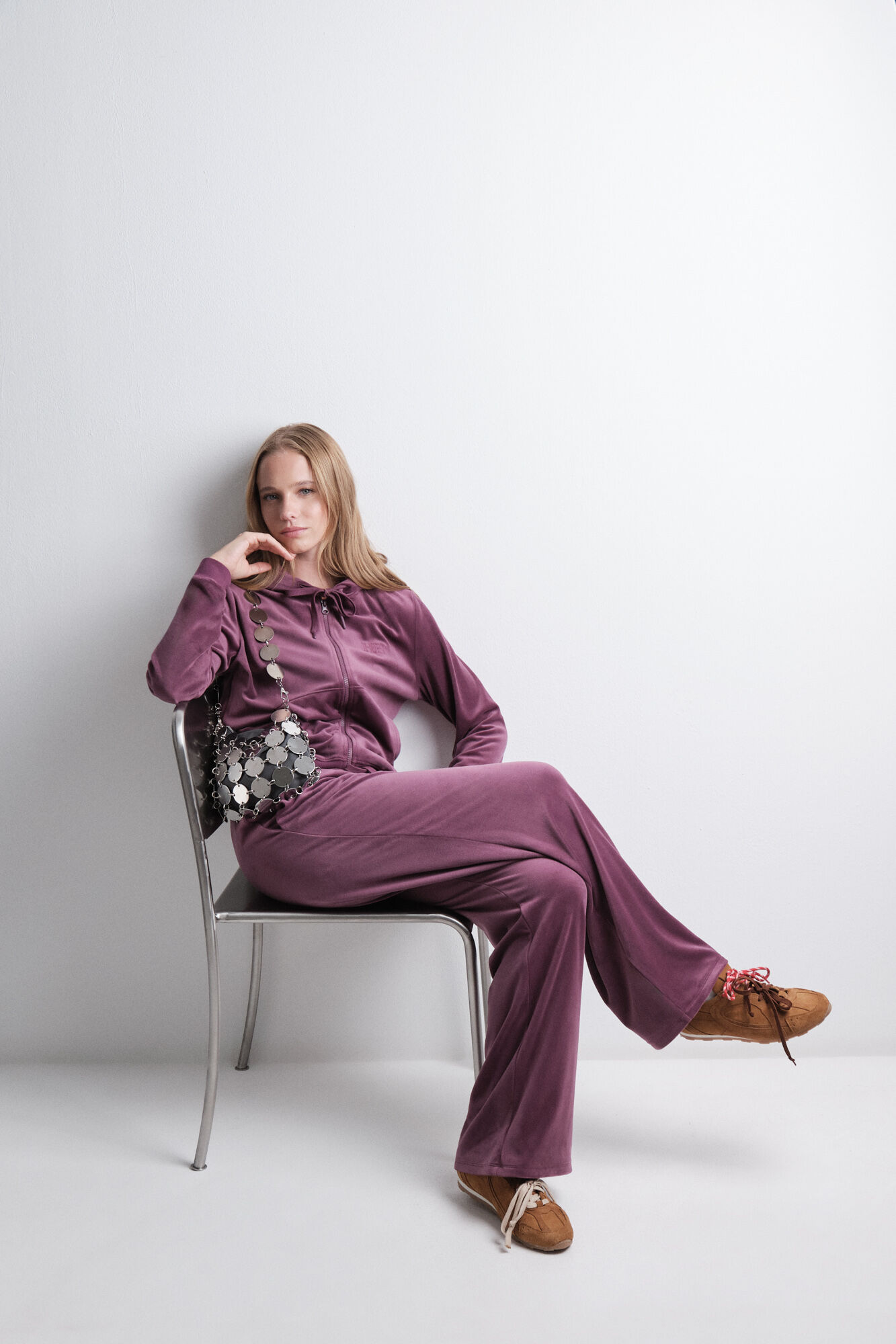 HI&BYE Chamarra de terciopelo color vino con cierre