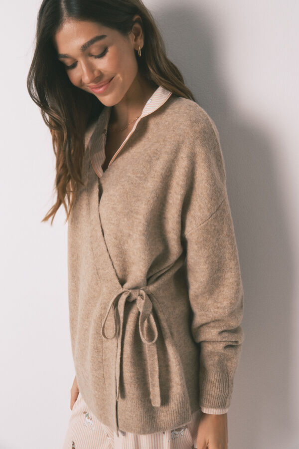 Women'secret C&aacute;rdigan corto liso de tejido tricot rosa caf&eacute;