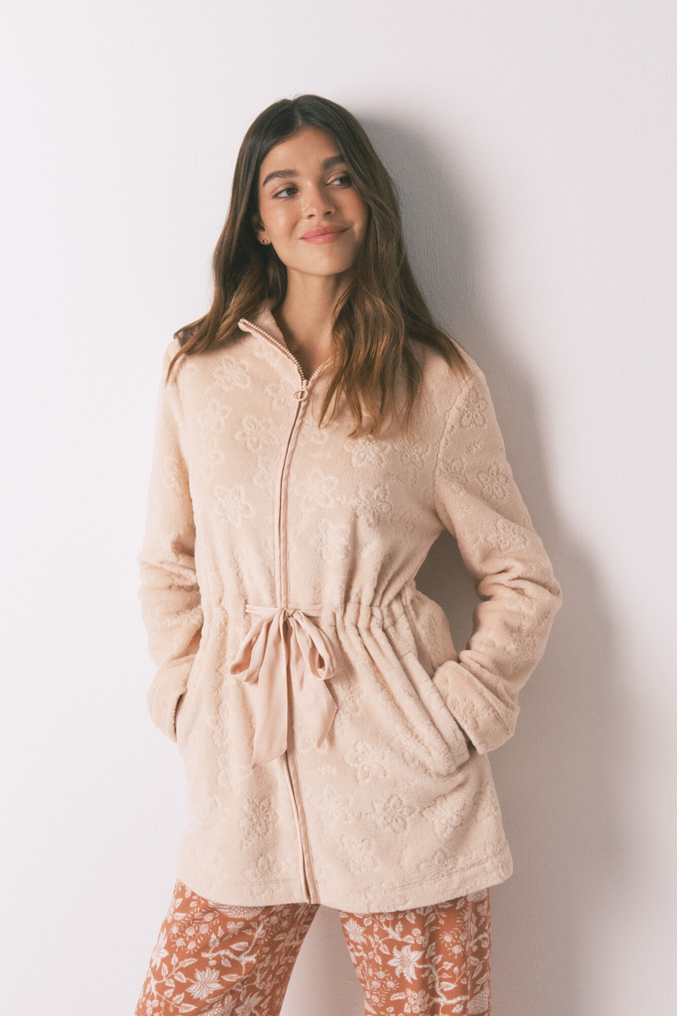 Women'secret Bata midi de polar con forro polar floral naranja