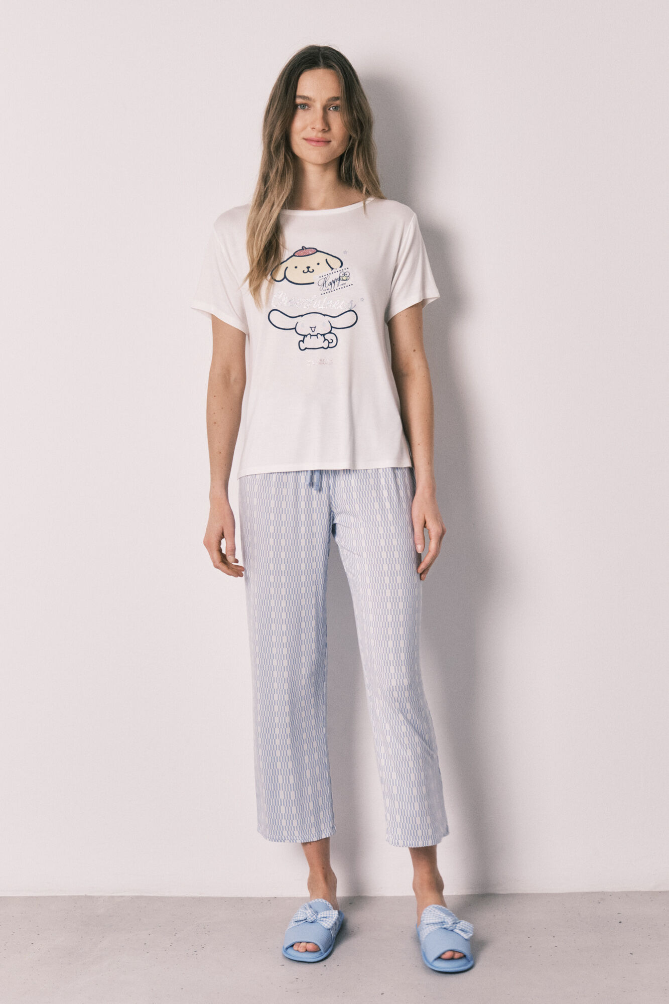 Women'secret Pijama larga Cinnamoroll estampado geom&eacute;trico
