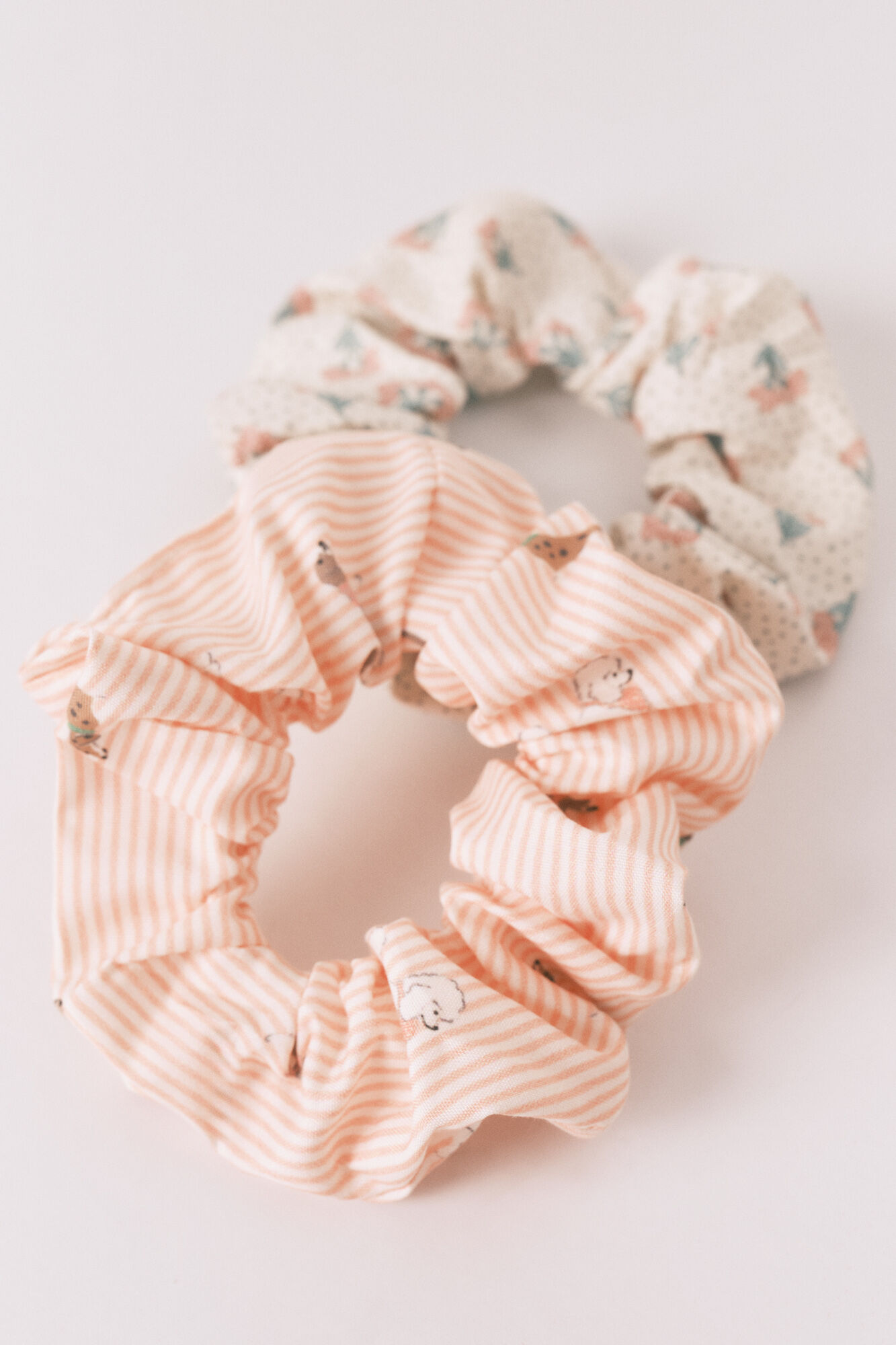 Women'secret Paquete de 2 scrunchies estampados variados