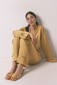 Women'secret Sandalias tacón kitten satén mostaza