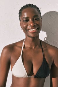 Women'secret Top bikini triangular color block blanco y negro