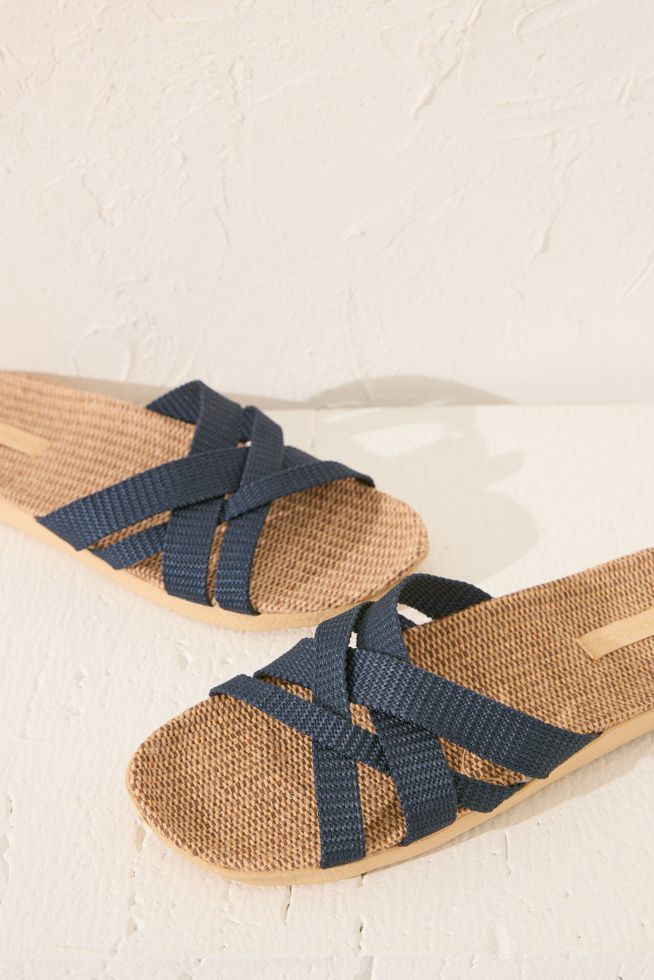 Women'secret Chanclas con tirantes efecto rafia