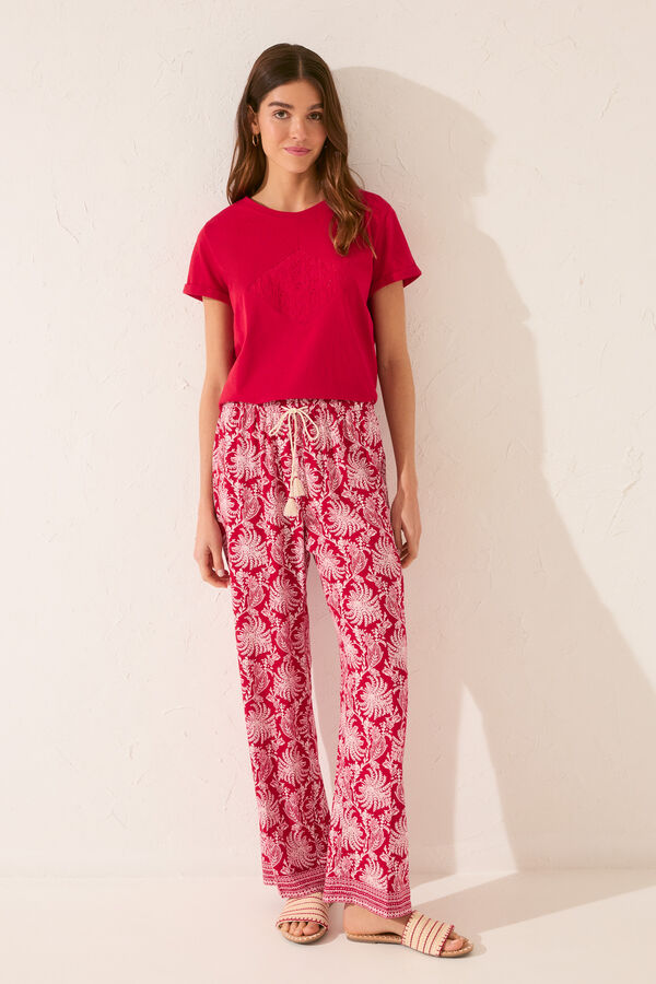 Womensecret Pantalón largo de viscosa con estampado de hojas rojas púrpura