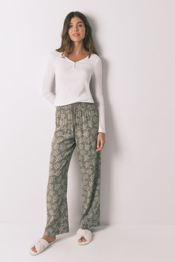 Womensecret Pantalón largo de viscosa con flores color caqui  kaki