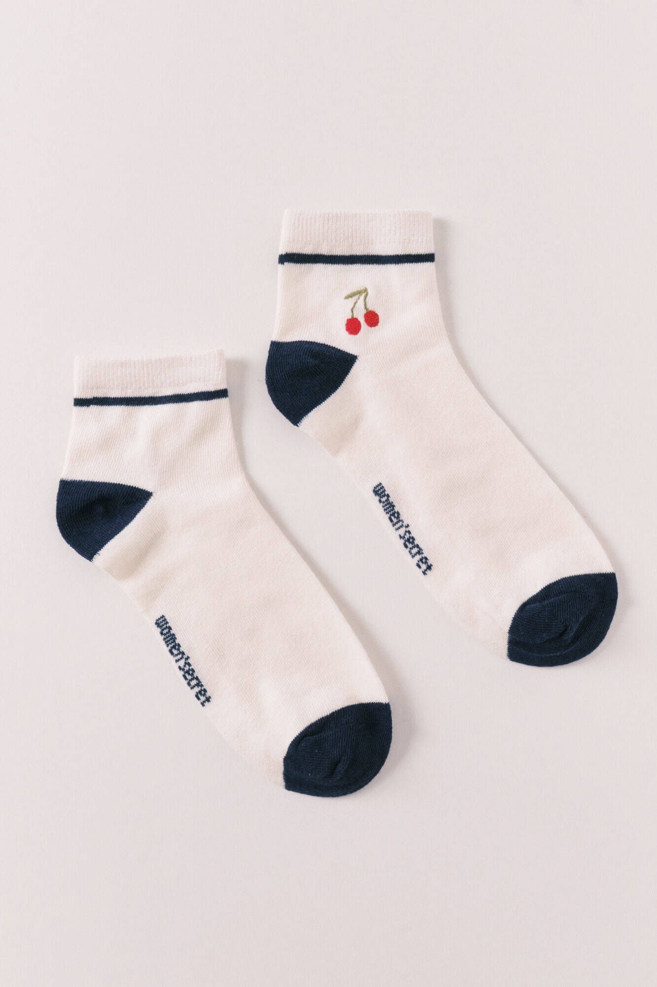 Women'secret Calcetines cortos bordado cerezas