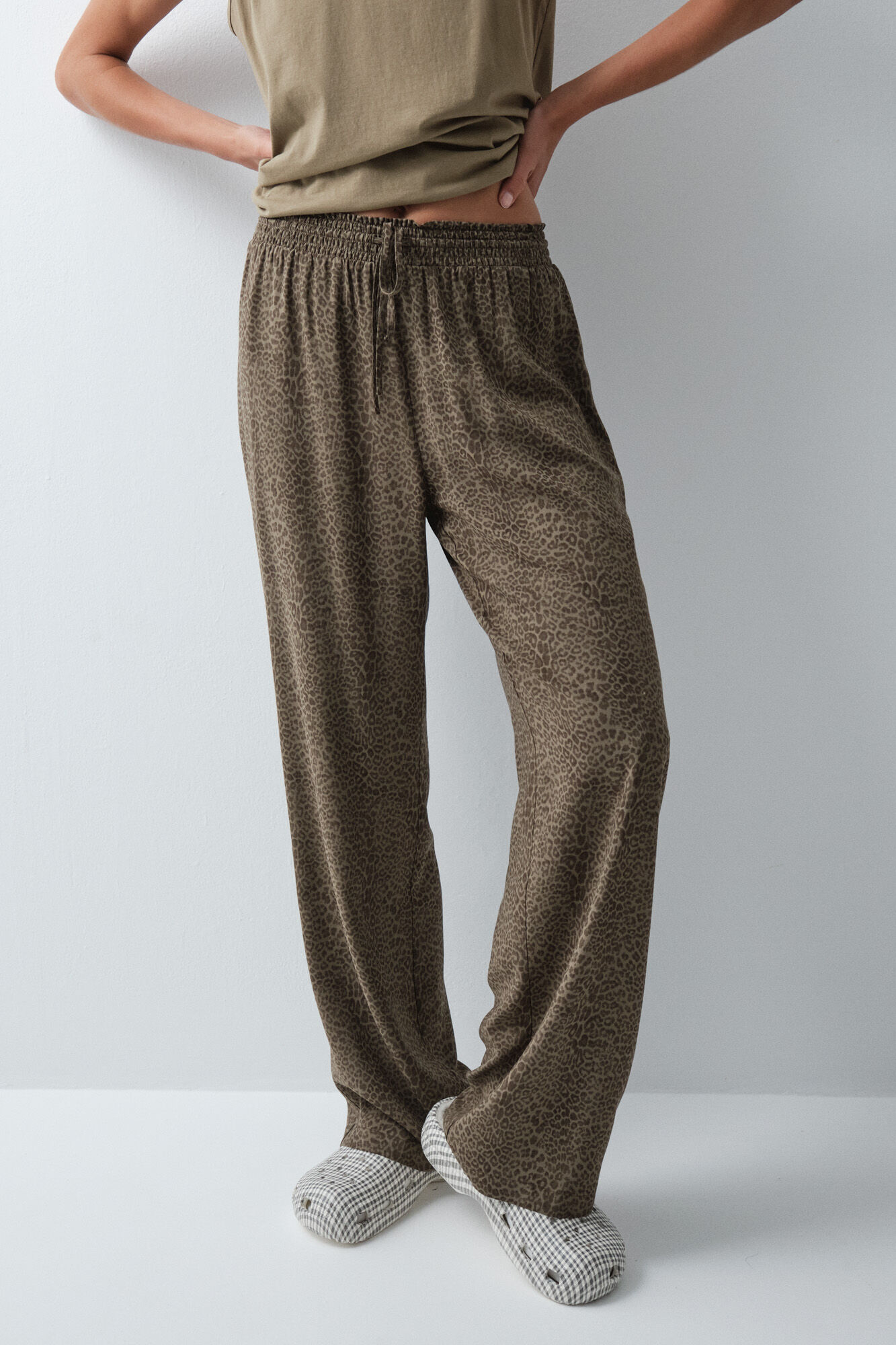 Women'secret Pantal&oacute;n largo con estampado animal
