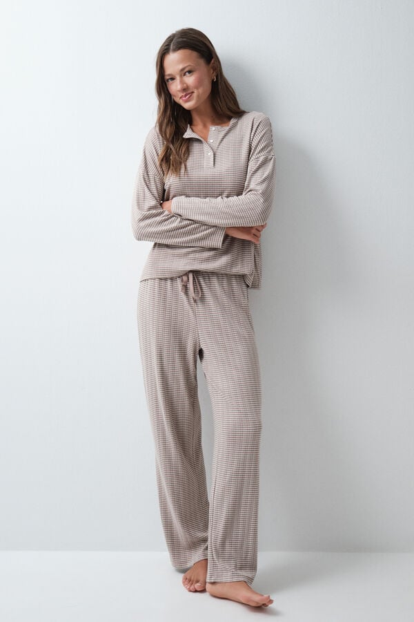 Women'secret Pijama larga de rayas marr&oacute;n estampado