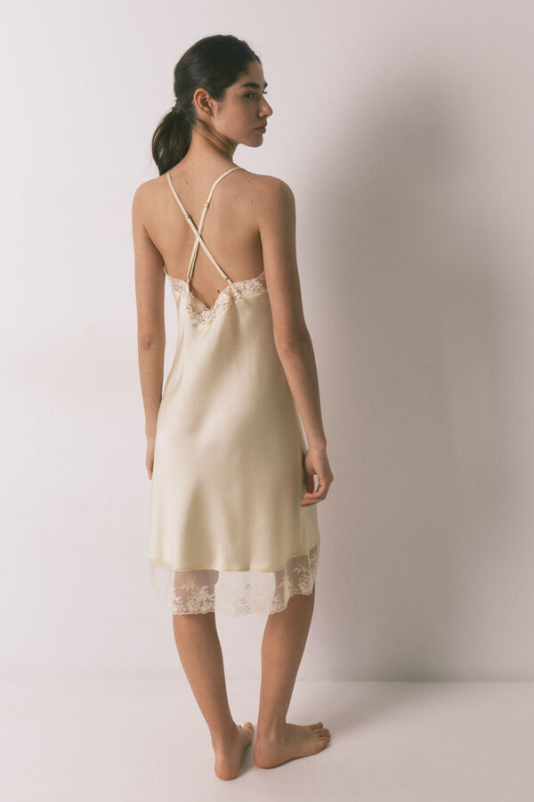 Women'secret Camis&oacute;n corto sat&eacute;n y encaje amarillo amarillo