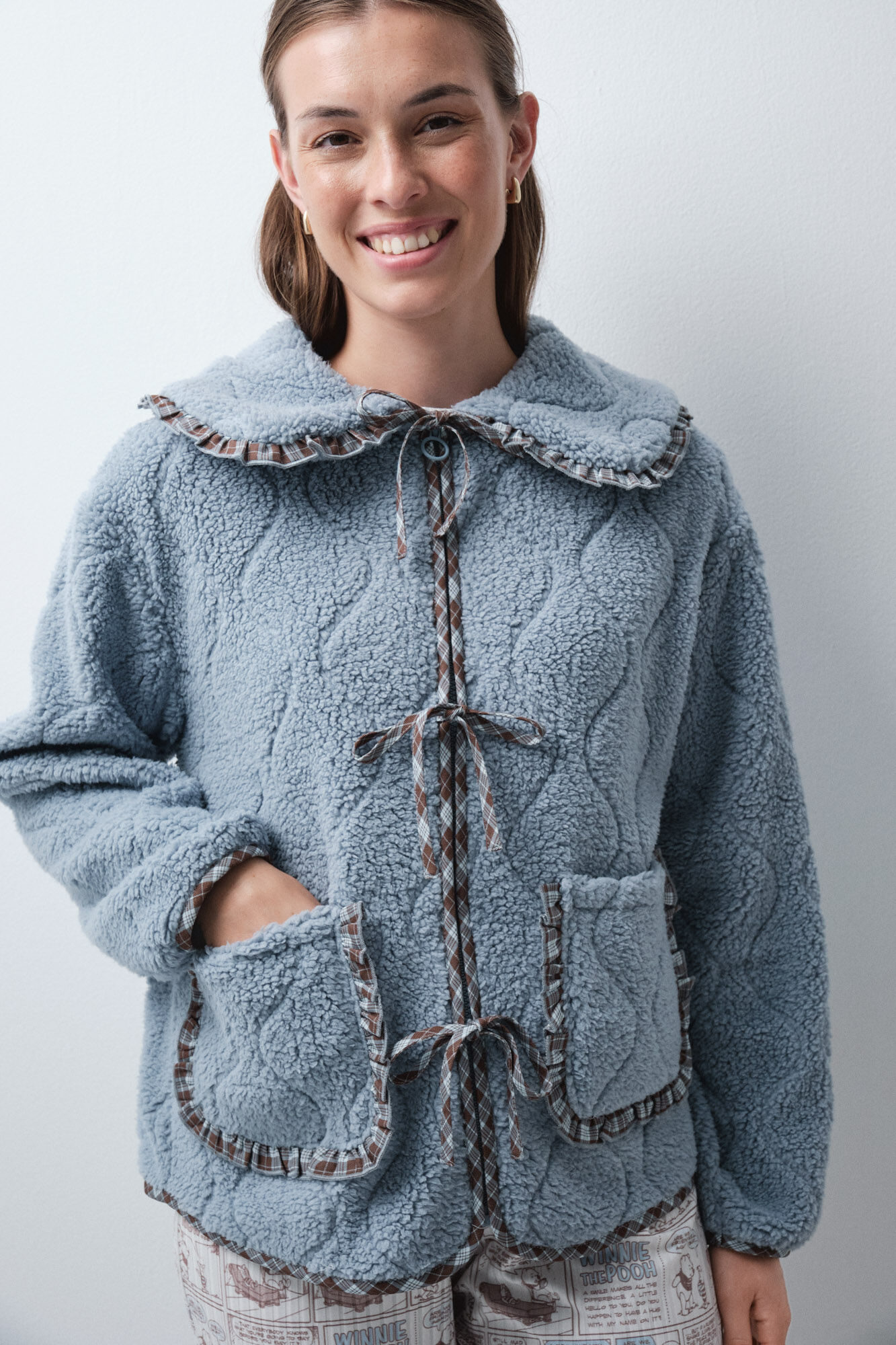 Women'secret Bata corta de borreguito con cuello bobo