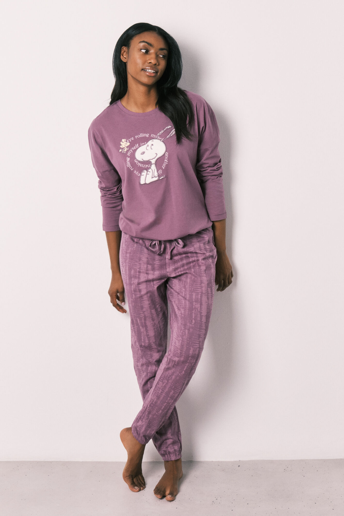 Women'secret Pijama larga de algod&oacute;n morada Snoopy