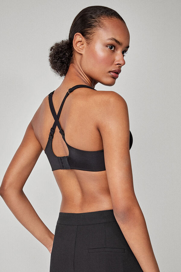 Gisela Brasier con varilla y capacidad negro