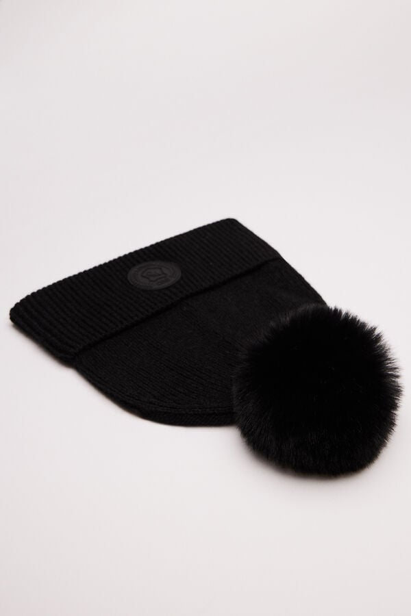 Womensecret Gorro negro pompón negro
