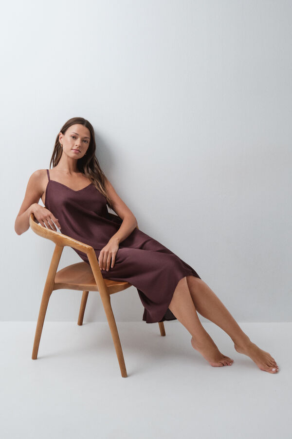 Women'secret Camis&oacute;n largo de tirantes satinado granate p&uacute;rpura
