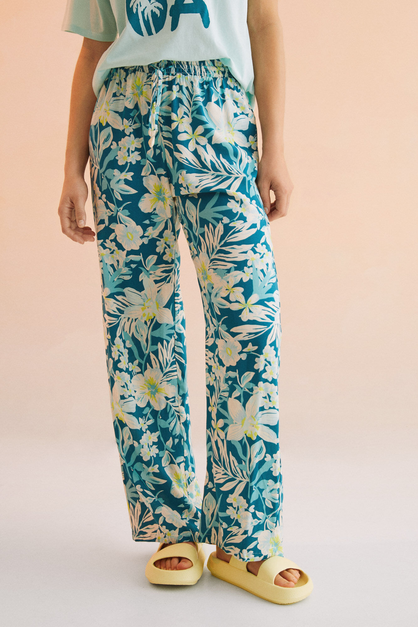 Pantalon largo flores verde Pantalones de mujer WomenSecret MX
