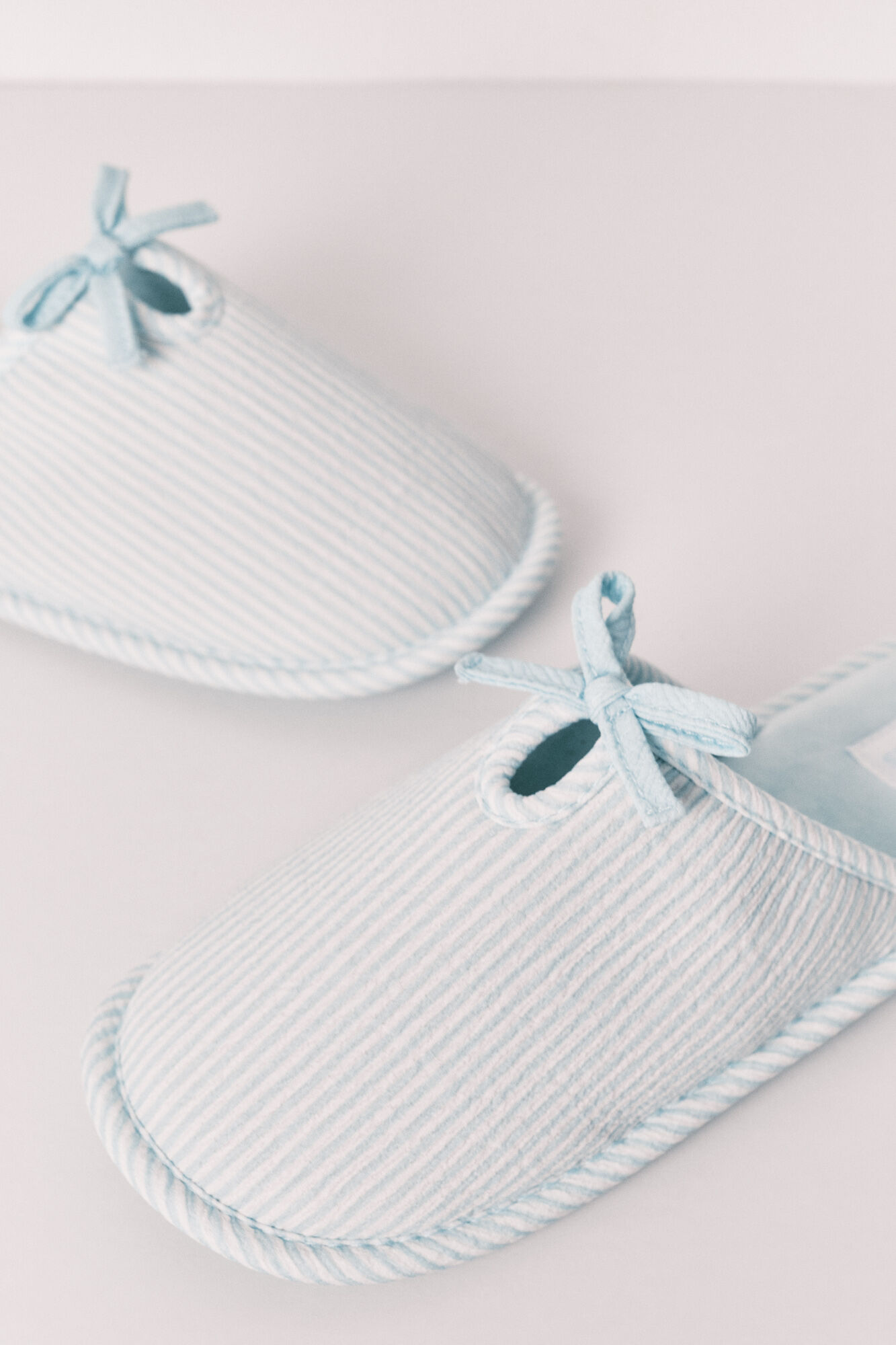 Women'secret Pantuflas a rayas con lazo verde