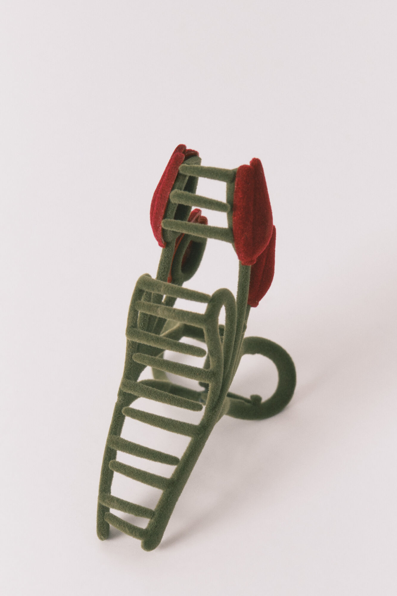 Women'secret Pinza grande de tulip&aacute;n rojo y verde