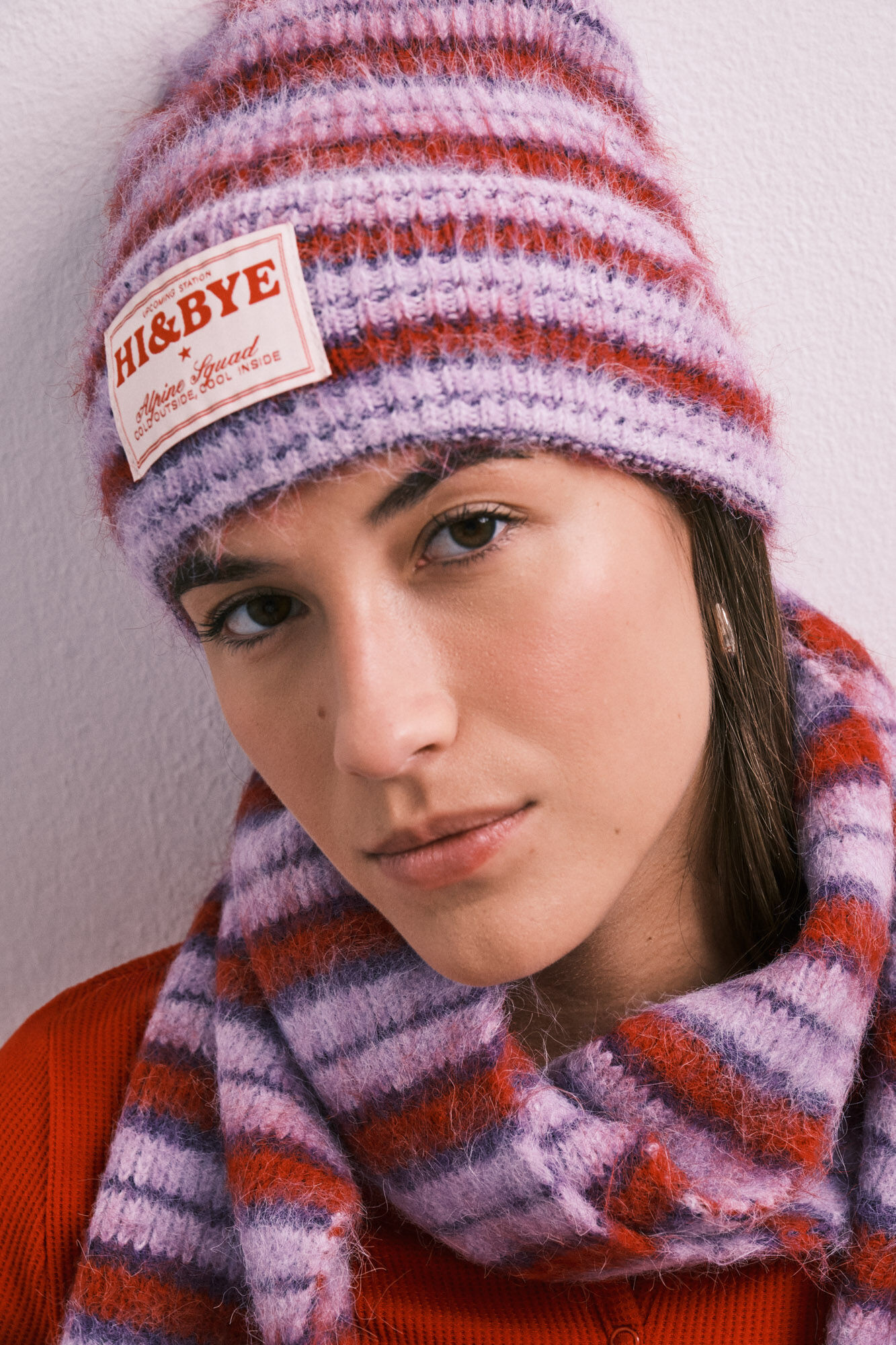 HI&BYE Gorro de punto a rayas morado