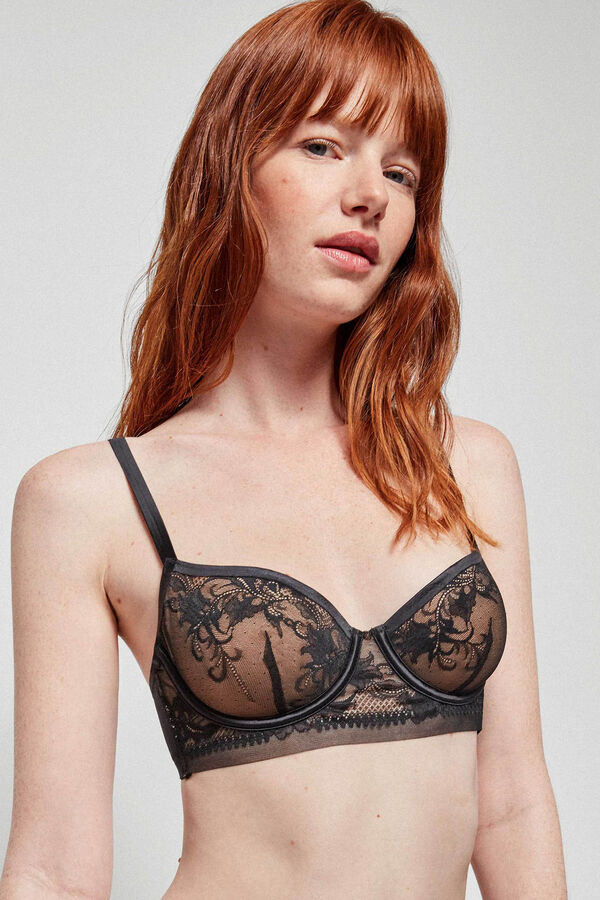 Gisela Capacidad del brasier negro