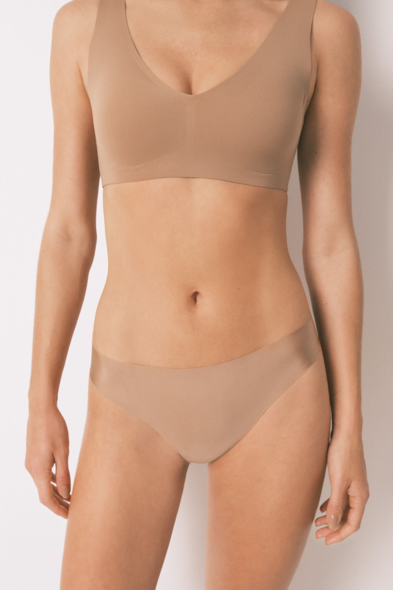 Women'secret Panty beige cl&aacute;sica de corte limpio