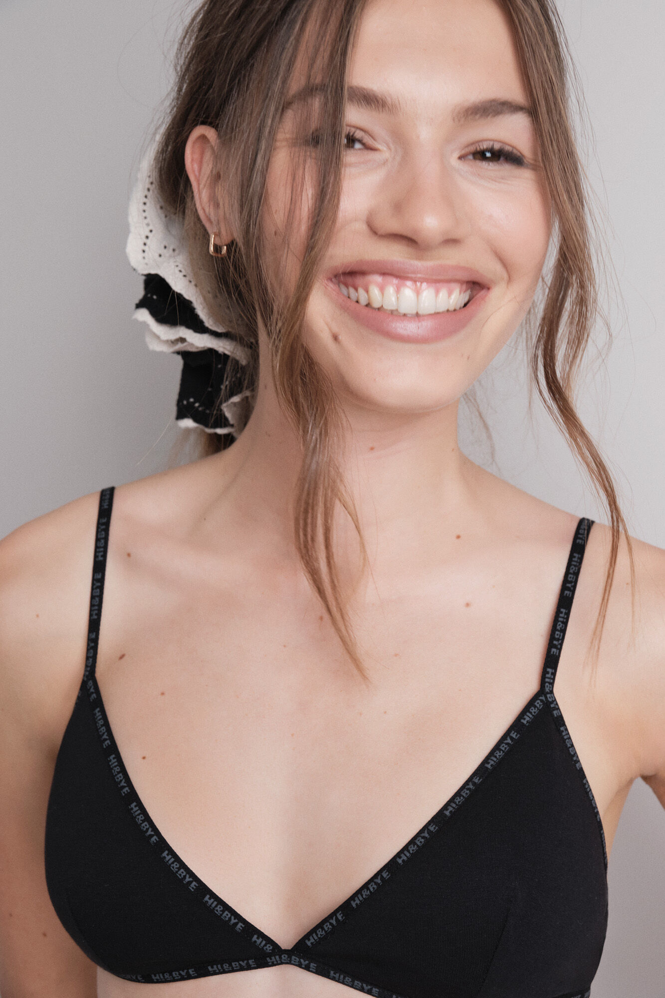 HI&BYE Brasier triangular de algod&oacute;n con copas extra&iacute;bles negro