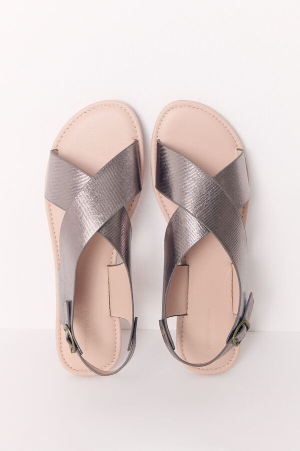 Womensecret Sandalias planas cruzadas gris brillante gris