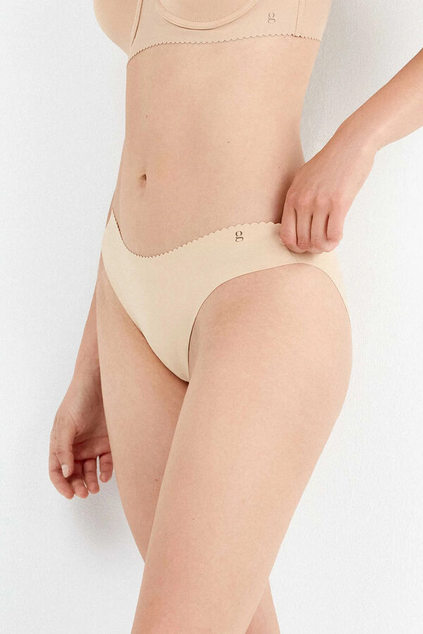 Gisela Panty cl&aacute;sica invisible de microfibra caf&eacute;