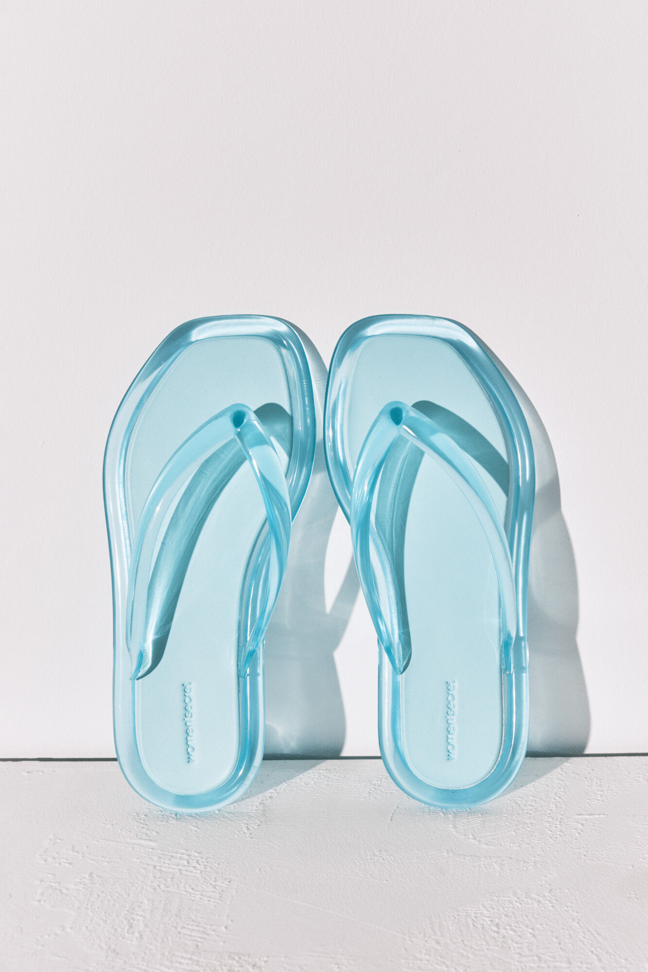 Women'secret Chanclas de dedo efecto trasl&uacute;cido azul
