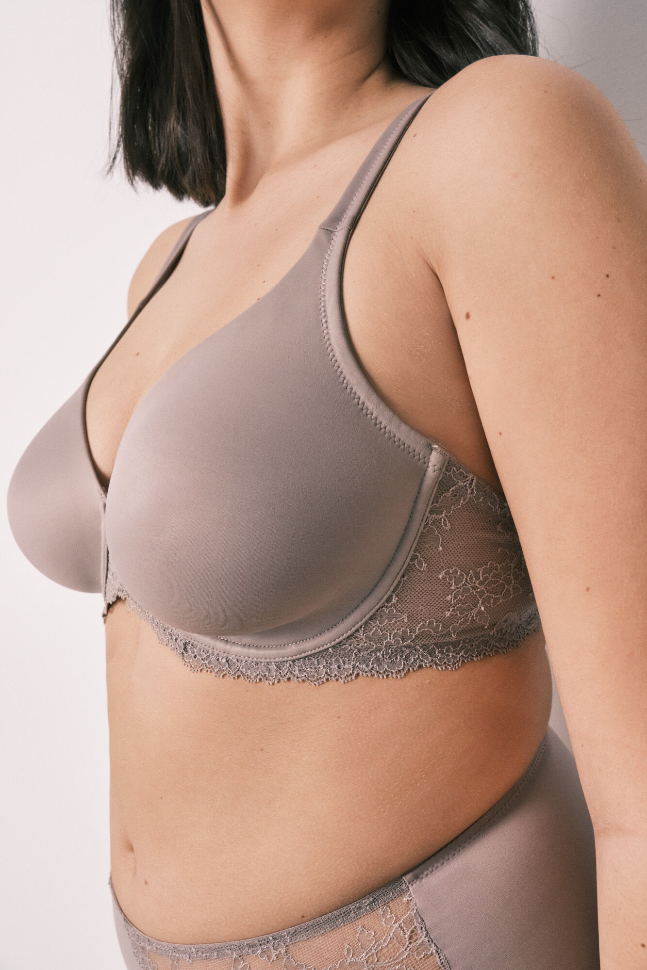 Women'secret Brasier reductor de microfibra y encaje beige REAL