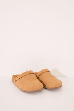 Womensecret Zapatillas BIO cerradas en color camello beige