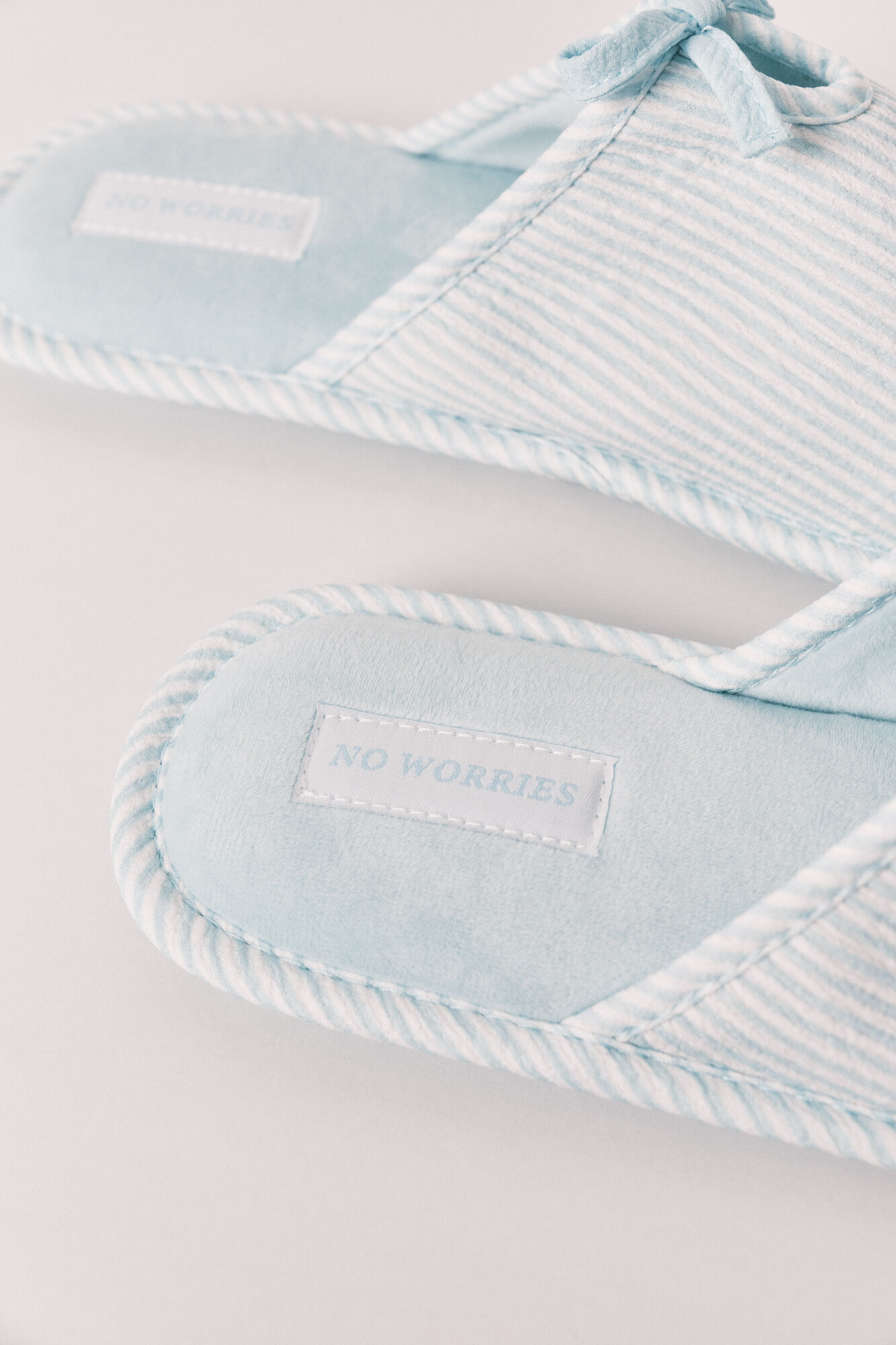 Women'secret Pantuflas a rayas con lazo verde