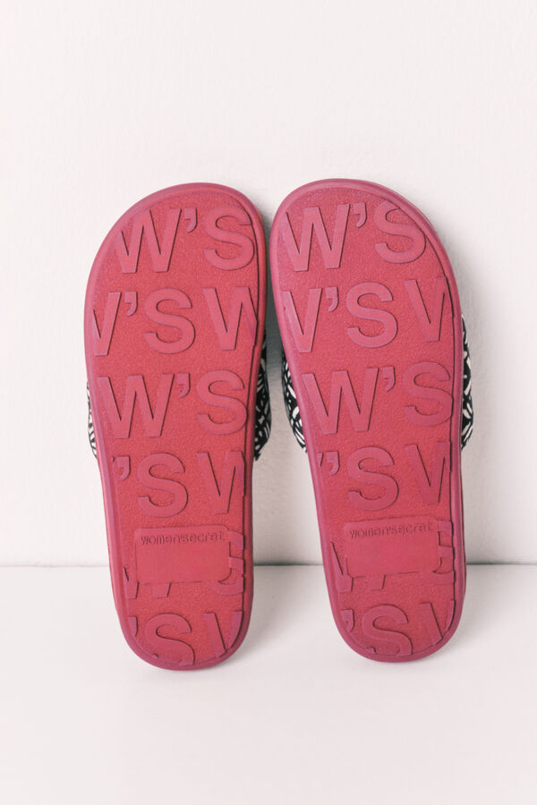Women'secret Zapatillas de casa de tiras cruzadas con estampado &eacute;tnico gris