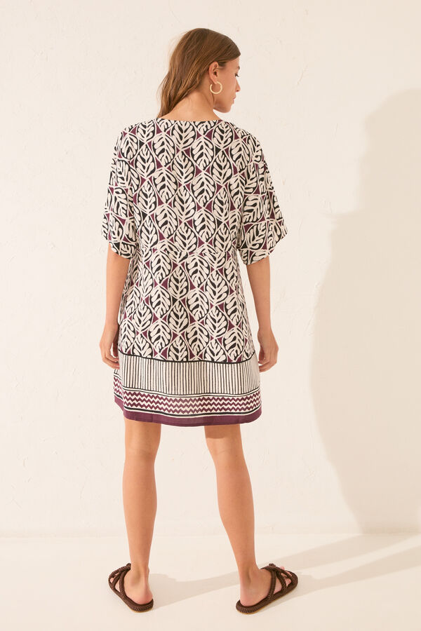 Womensecret Playera de dormir midi con estampado de hojas púrpura
