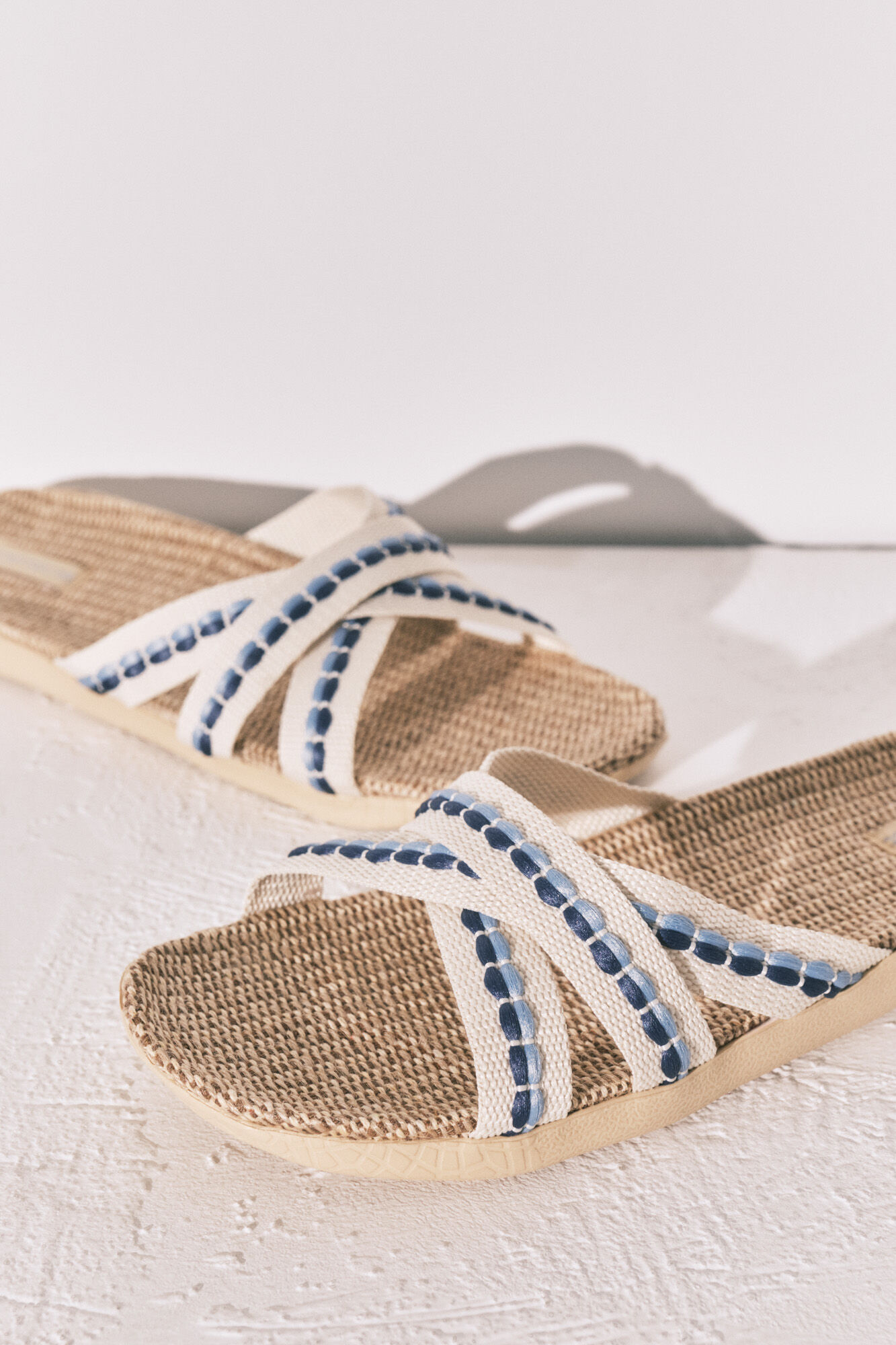 Women'secret Sandalias de rafia con tiras cruzadas