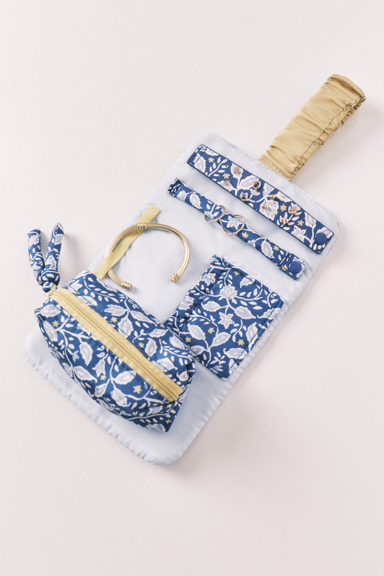 Women'secret Joyero enrollable estampado de flores azul