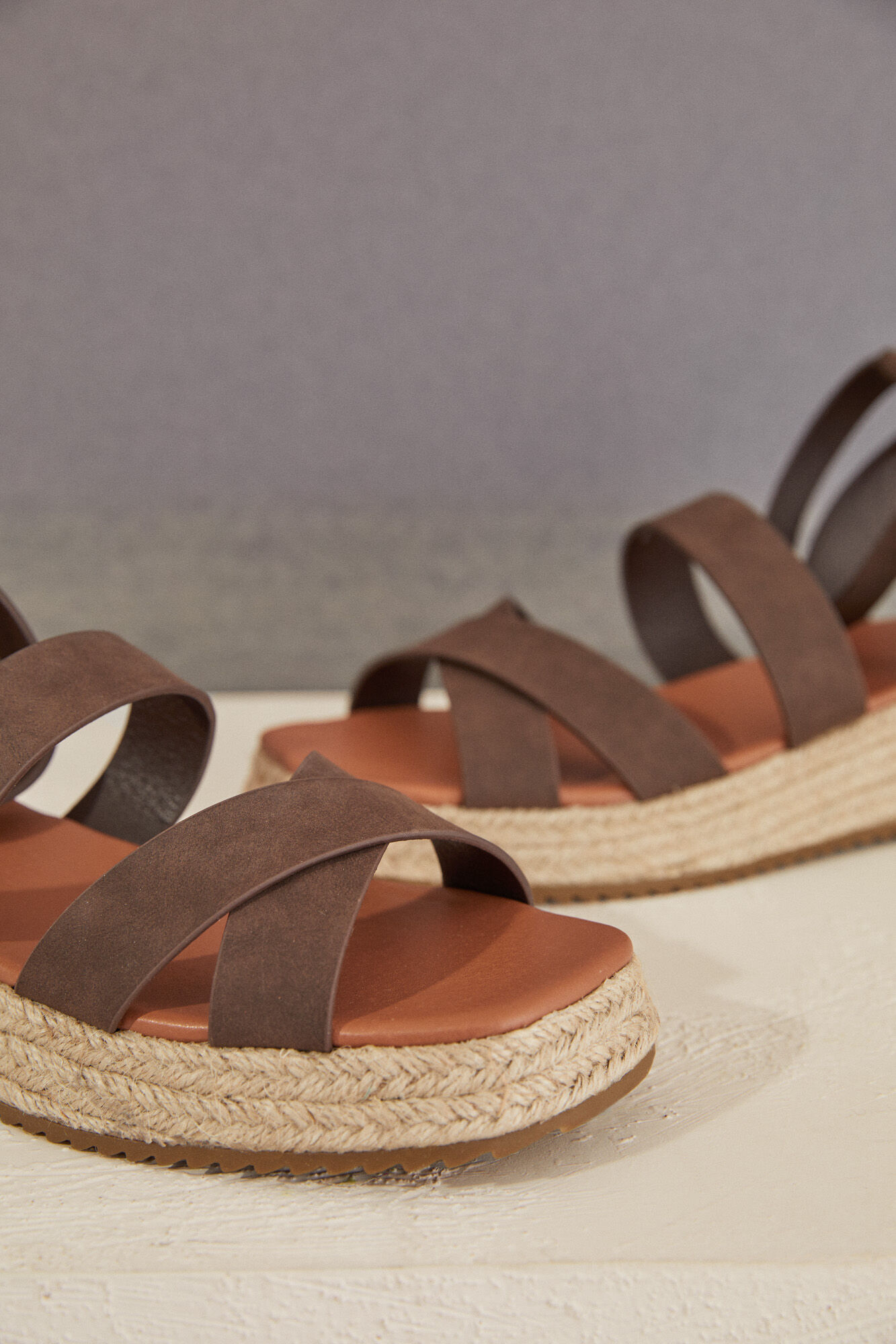Sandalias plataforma esparto marr n Calzado para mujer