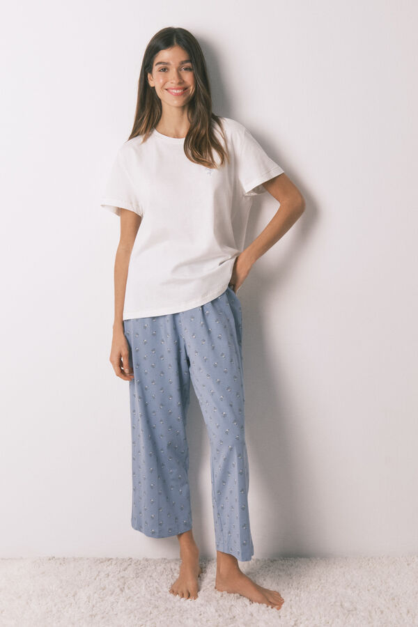 Women'secret Pijama larga con mangas manga corta y flores. marfil