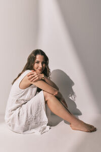 Women'secret Camis&oacute;n largo sat&eacute;n blanco